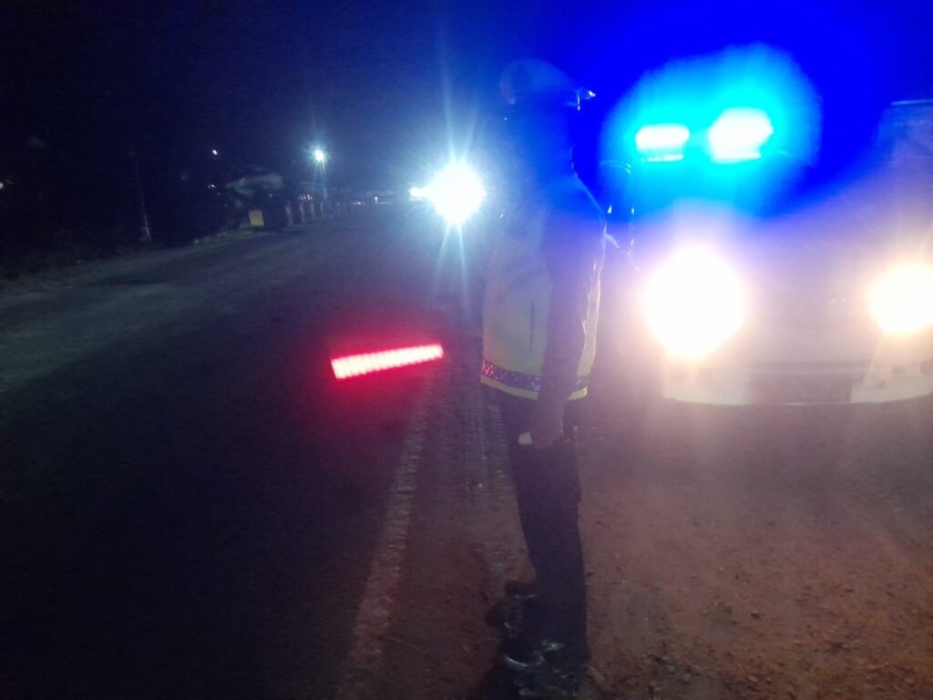 Sat Lantas Polres Batu Bara Gelar Patroli Blue Light Malam Hari, Jaga Kelancaran Lalu Lintas di Jalinsum Pos Lantas Sei Bejangkar