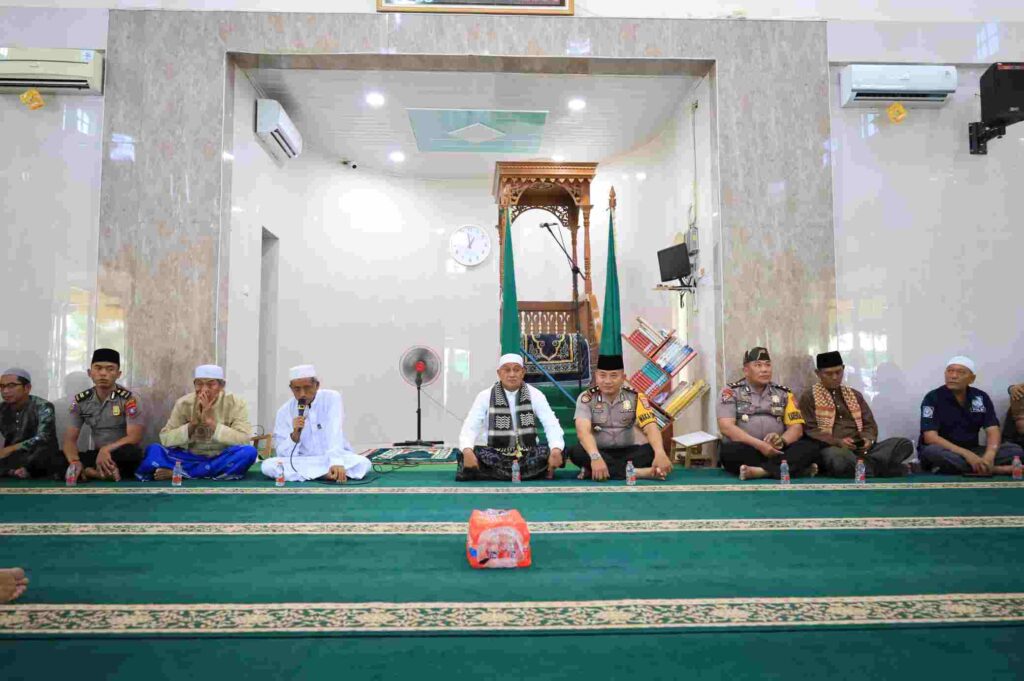 Wakapolres Batu Bara Laksanakan Sholat Jumat Keliling, Pererat Silaturahmi dan Sampaikan Pesan Kamtibmas kepada Masyarakat