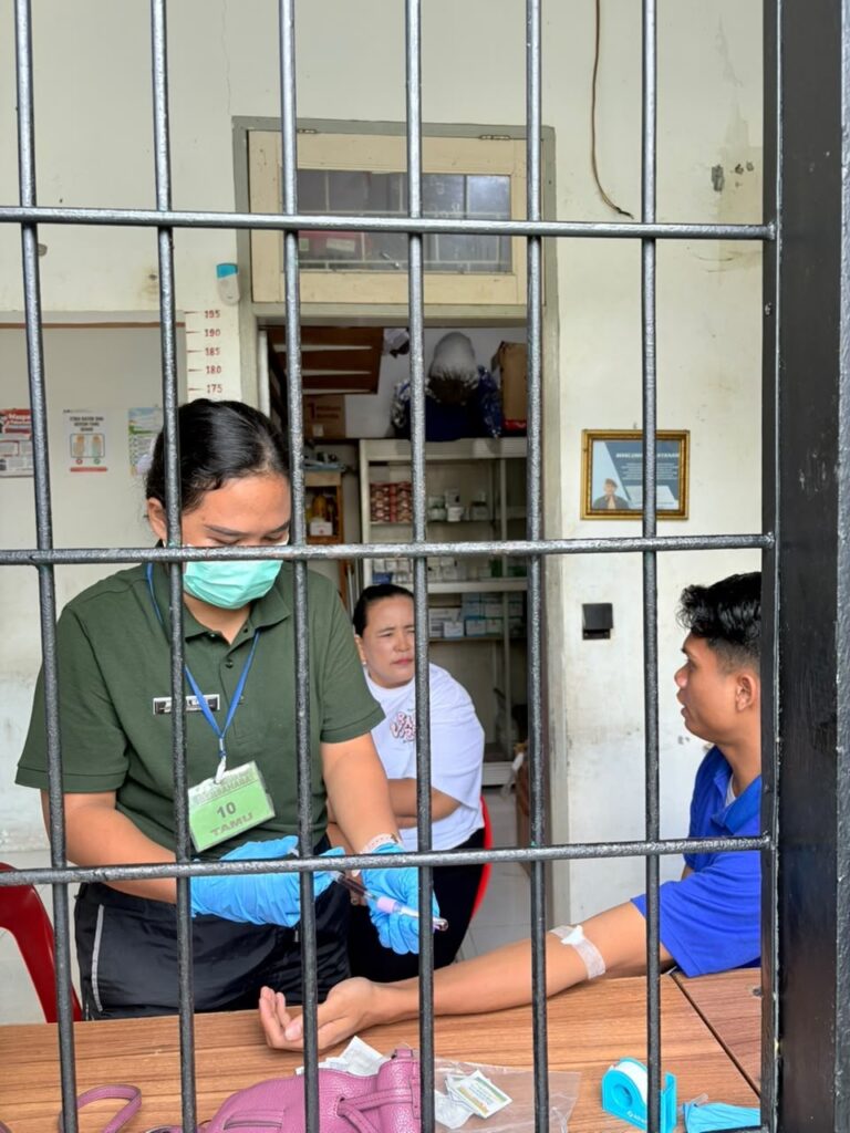 LAPAS LABUHAN RUKU FASILITASI TES VIRAL LOAD HIV BAGI WARGA BINAAN, OPTIMALKAN PEMANTAUAN KESEHATAN   